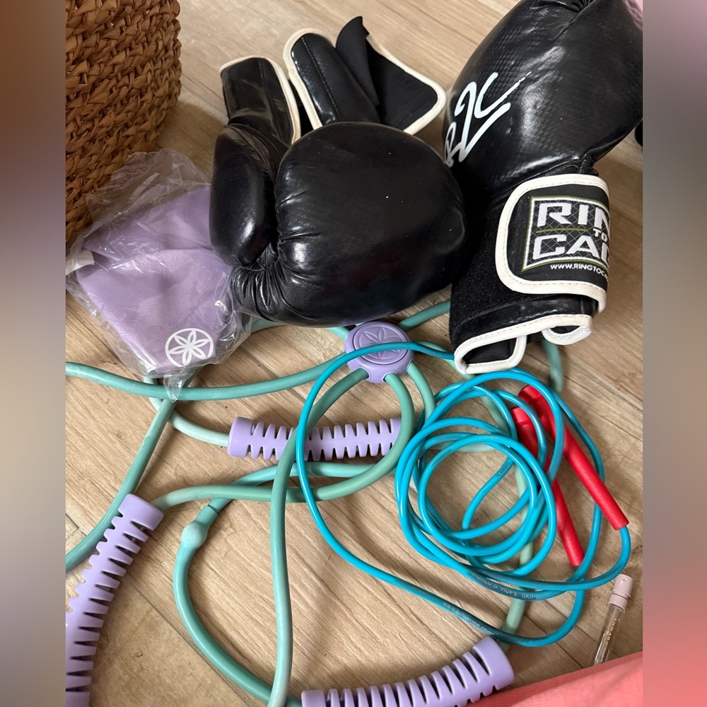 2 boxing gloves